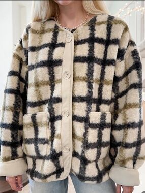 Sherpa Cozy Plaid Button-Front Fleece Jacket - Cream/Black/Olive